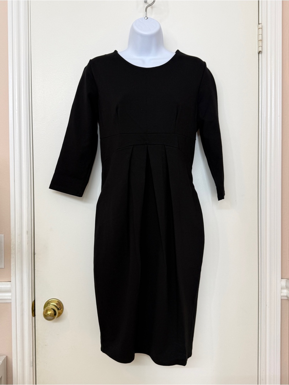 La Clef Midi Dress M Black 3/4 Sleeve Pleated Scoop Neck Stretch Made in USA